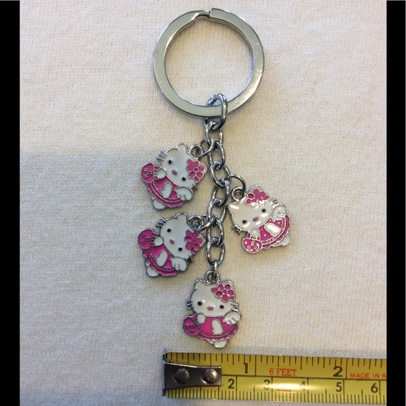 HELLO KITTY KEYCHAIN - Picture 4 of 5